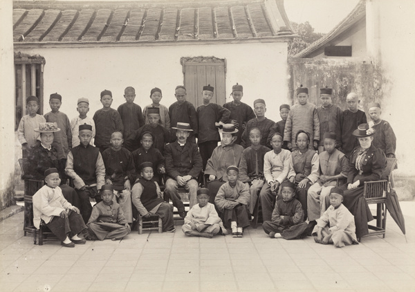 Staff and boys, Boys' School, Zhangpu