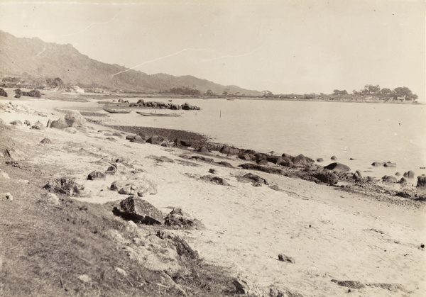 The bay and village of E-che