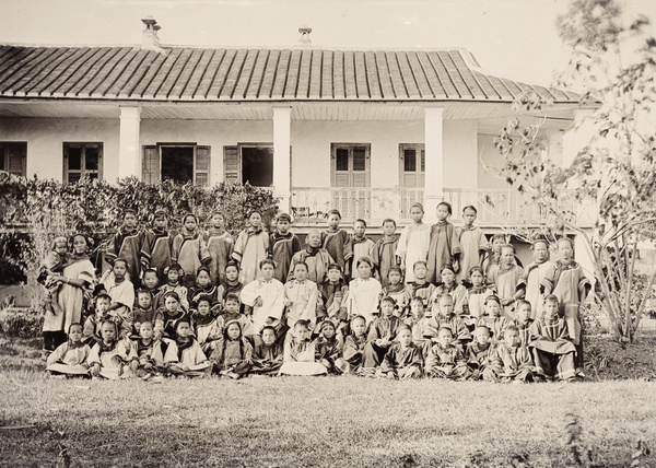 A group portrait, Girls' and Women's School, Zhangpu