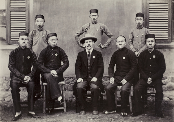 Dr Preston Maxwell and a group of his students, Yongchun