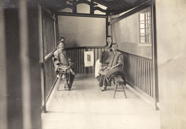 Mrs Edith Lilly Preston Maxwell and hospital patients, Yongchun