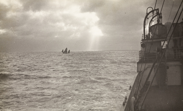 A storm in the Taiwan Strait (Taiwan Haixia)