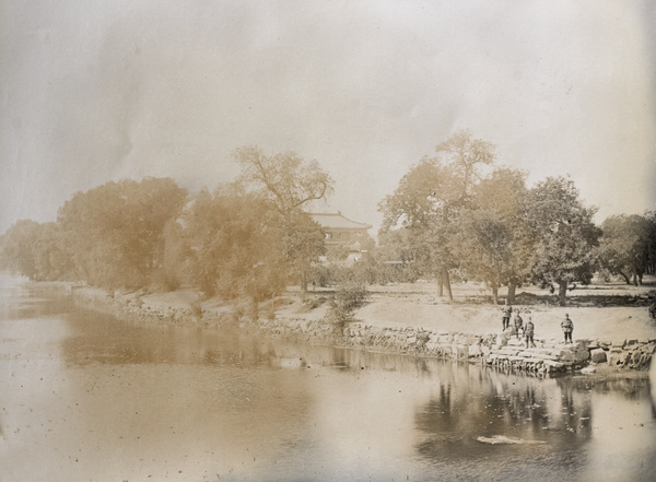 Alliance soldiers beside a lake