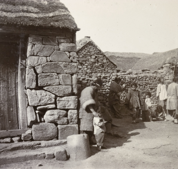 Villagers and village buildings, Weihaiwei