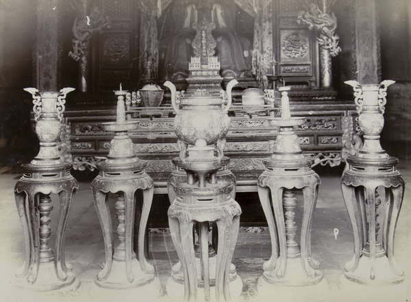 Bronze urns in front of the statue of Confucius, Qufu