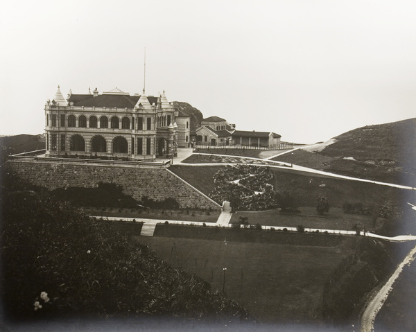 Mountain Lodge (總督山頂別墅), Hong Kong