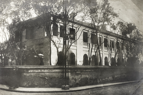 A man standing outside a house in Peking Road belonging to the British Consulate General, Shanghai (上海)