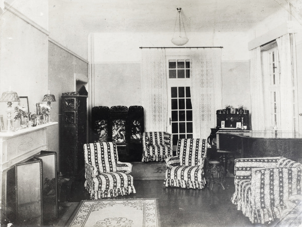 British Consul's residence, dining room, Qingdao (青島)