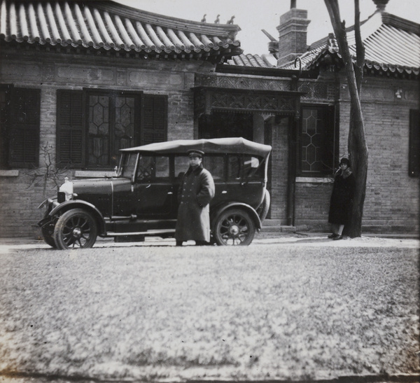 Driver and car, Peking