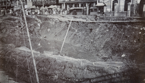 Collapsed riverbank, Hsiakwan (中山码头), Nanjing (南京市)