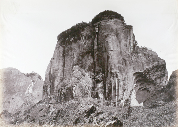 Rock formation, by Yuen Foo River