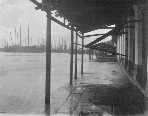 Tai Hing jetty during floods, Foochow 1890