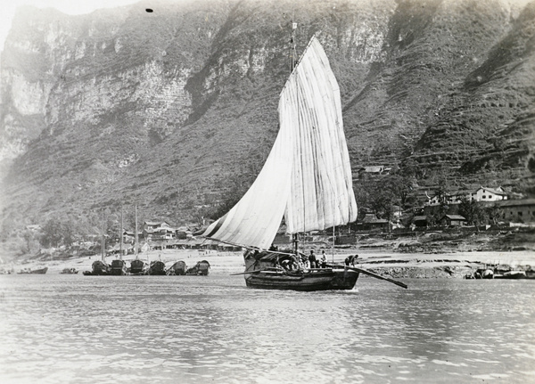 Village beside the Yangtze River