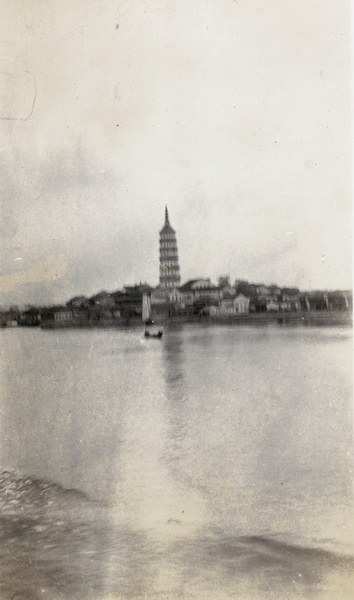Yingjiang Temple (迎江寺) and Zhenfeng pagoda (振风塔), Anqing (安庆)