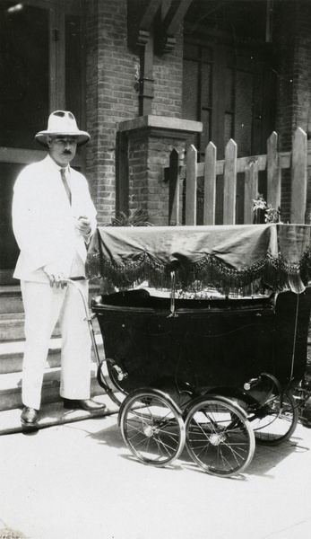 Man with pram, Shanghai