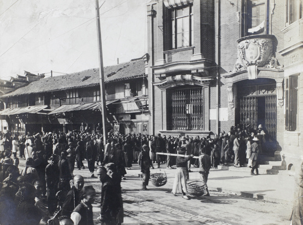 Queue by a building