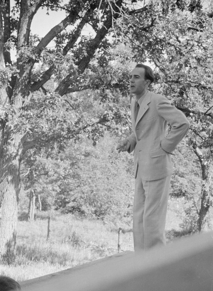 Malcolm Rosholt speaking at 4th July event at Nelson, Wisconsin, USA, 1948