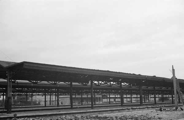 Bomb damaged platforms, North Railway Station, Shanghai