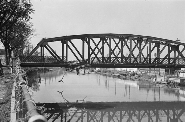 Jessfield Railway Bridge, Shanghai, damaged by a stray shell