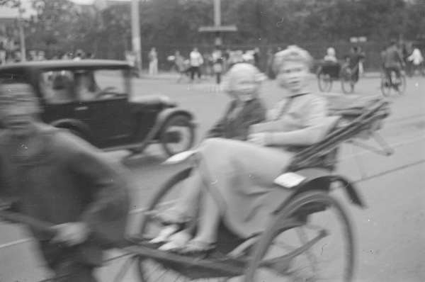 Women in rickshaw, Shanghai