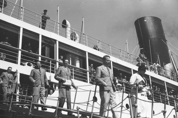 Passengers disembarking SS Ranchi, Shanghai