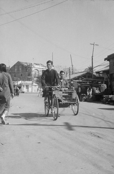 Bicycle rickshaw