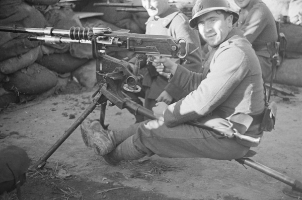 French soldiers with machine guns, Shanghai