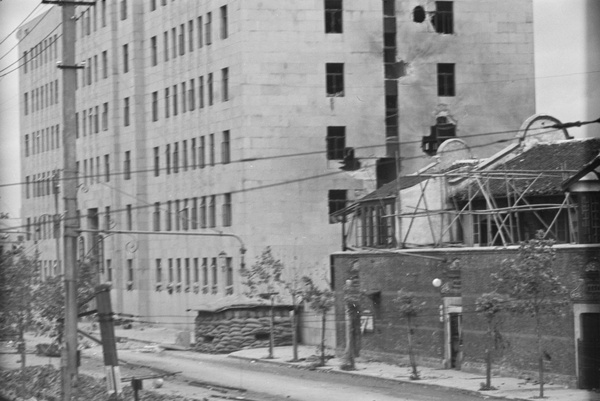 Shell damaged Shanghai Railway Bureau, Boundary Road, Shanghai