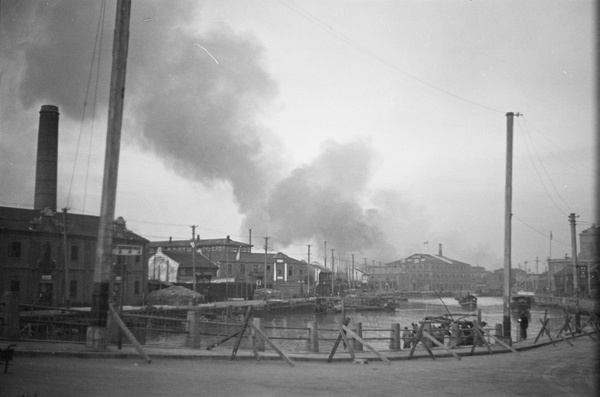 Smoke from fires, Shanghai