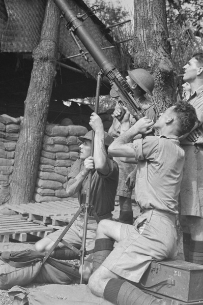 Royal Ulster Rifles riflemen with Lewis Gun, Shanghai