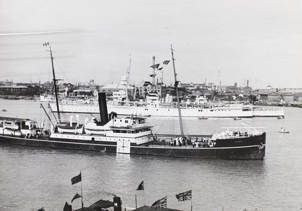 'Luchow' and Royal Navy ships, Shanghai