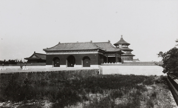 Entrance gate and Happy New Hall, Temple of Heaven, Peking