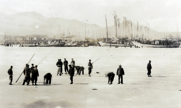 Frozen harbour, Chefoo