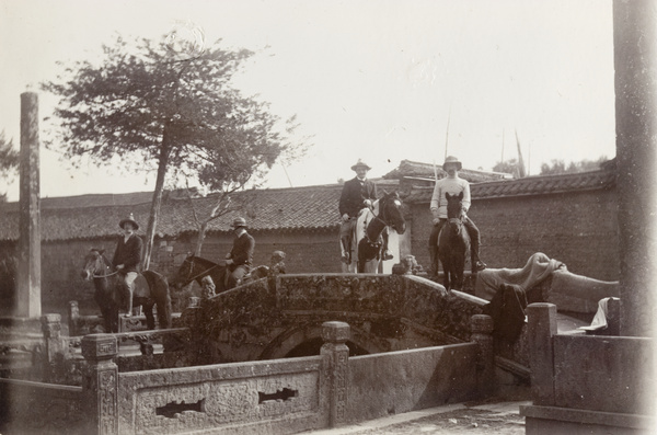 Yue Fei Temple (Yuewang Temple 岳王廟), West Lake, Hangchow