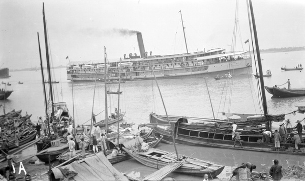 The steamer 'Kinling' in Shanghai