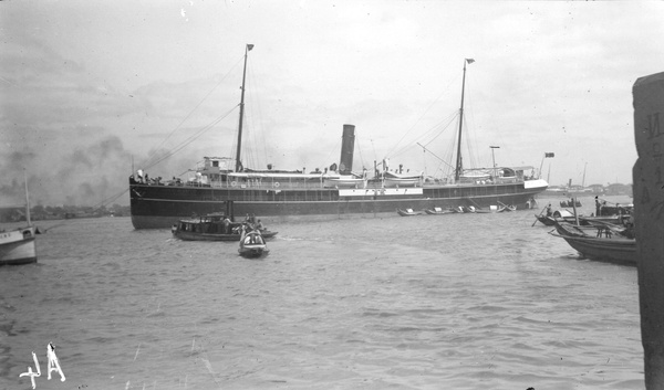 The 'Shengking' with crooked-stern junks