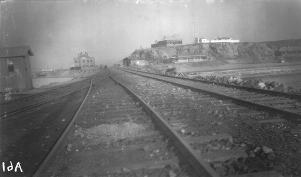 Qinhuangdao (秦皇岛) viewed from the railway tracks and breakwater