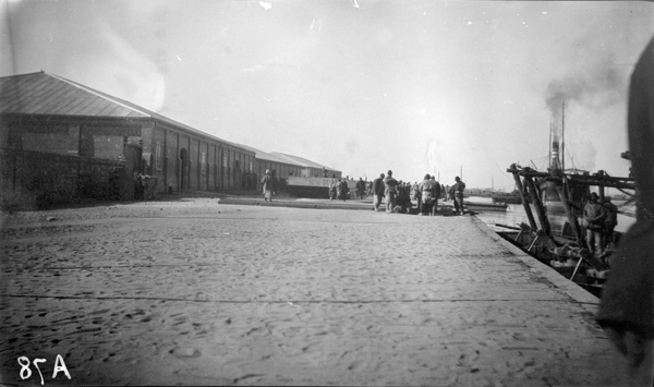 Wharf at Newchwang (牛庄)