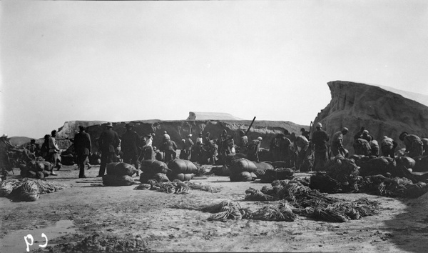 Bagging up salt at Hanku (汉沽), Tianjin