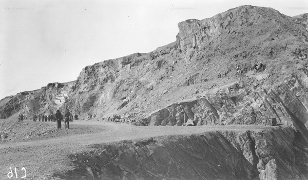 Cutting down hill, Hulutao (葫芦岛)