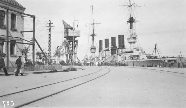 A battleship berthed at Tsingtauer Werft (Tsingtao shipyard), Qingdao (青岛)