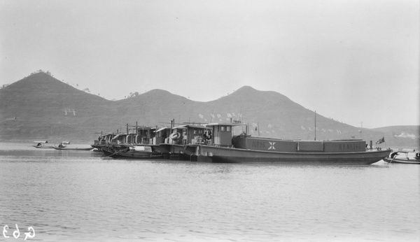 Butterfield and Swire lighter on the Yangtze in Yichang