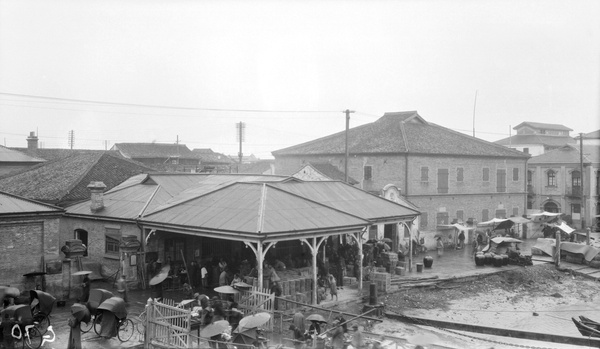 Ningpo quayside