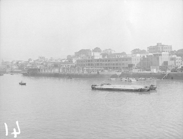 Construction under way on Amoy bund