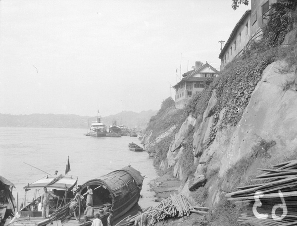 Ships, boats and houses in Chungking