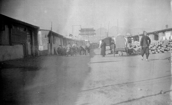 A Street in Qinhuangdao (秦皇島)