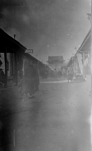 A street in Qinhuangdao (秦皇島)