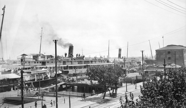 Steamships at the French Bund, Shanghai