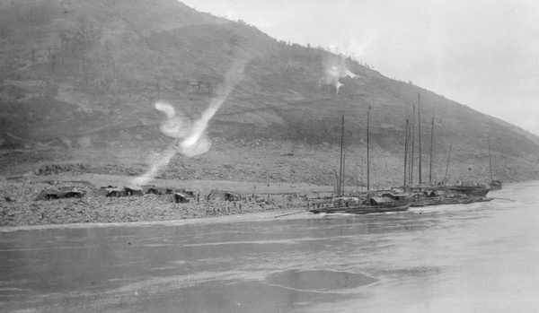 Sampans and tents, Yangtze Gorges