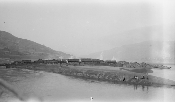 Salt wells beside the Yangtze River